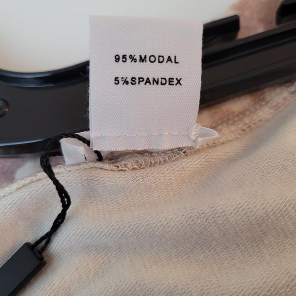 Priv Signature Robe in Leopard print. Size S. NWT - Picture 4 of 6